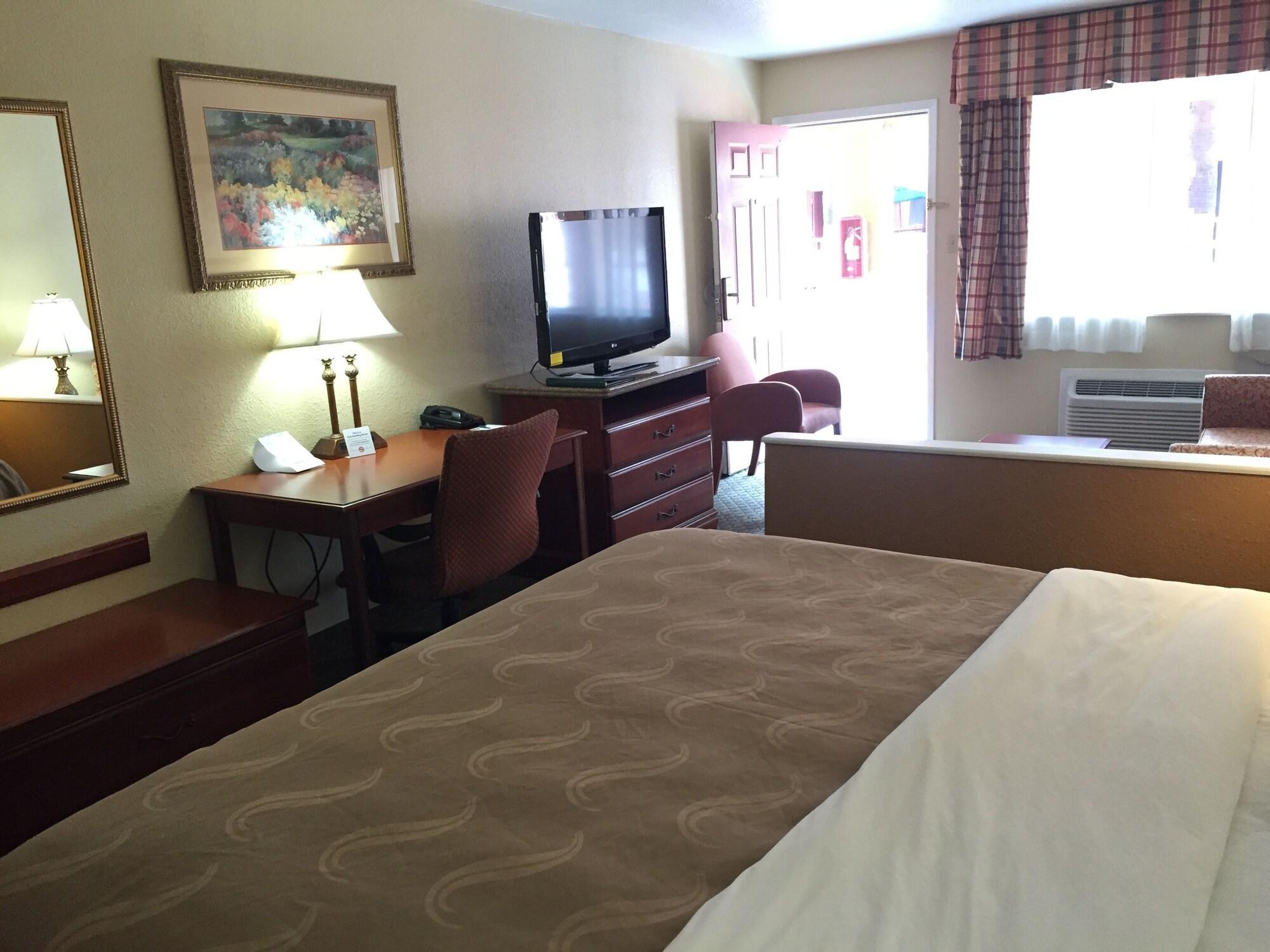 Econo Lodge Inn & Suites Eagle Pass Bagian luar foto