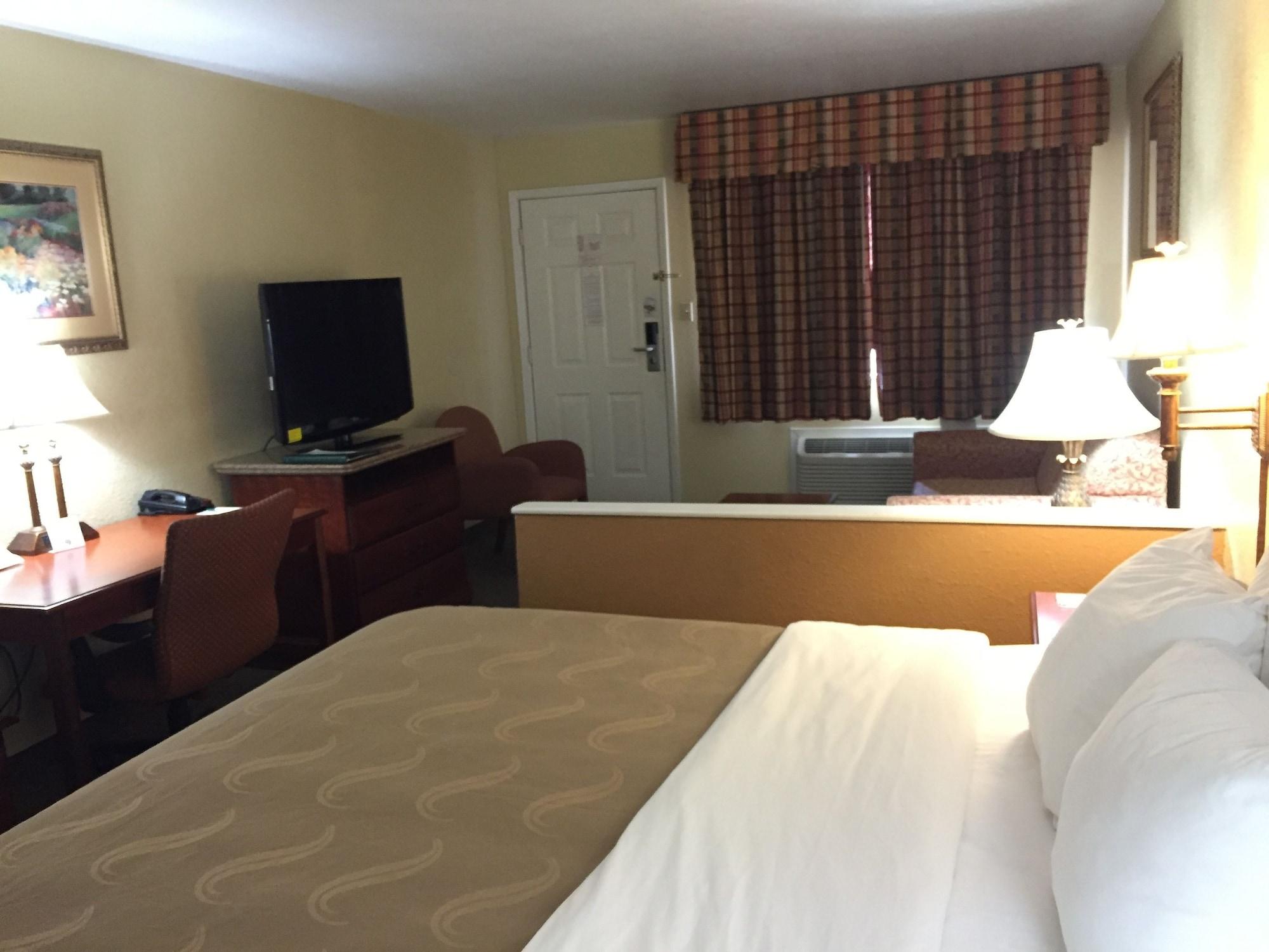 Econo Lodge Inn & Suites Eagle Pass Bagian luar foto