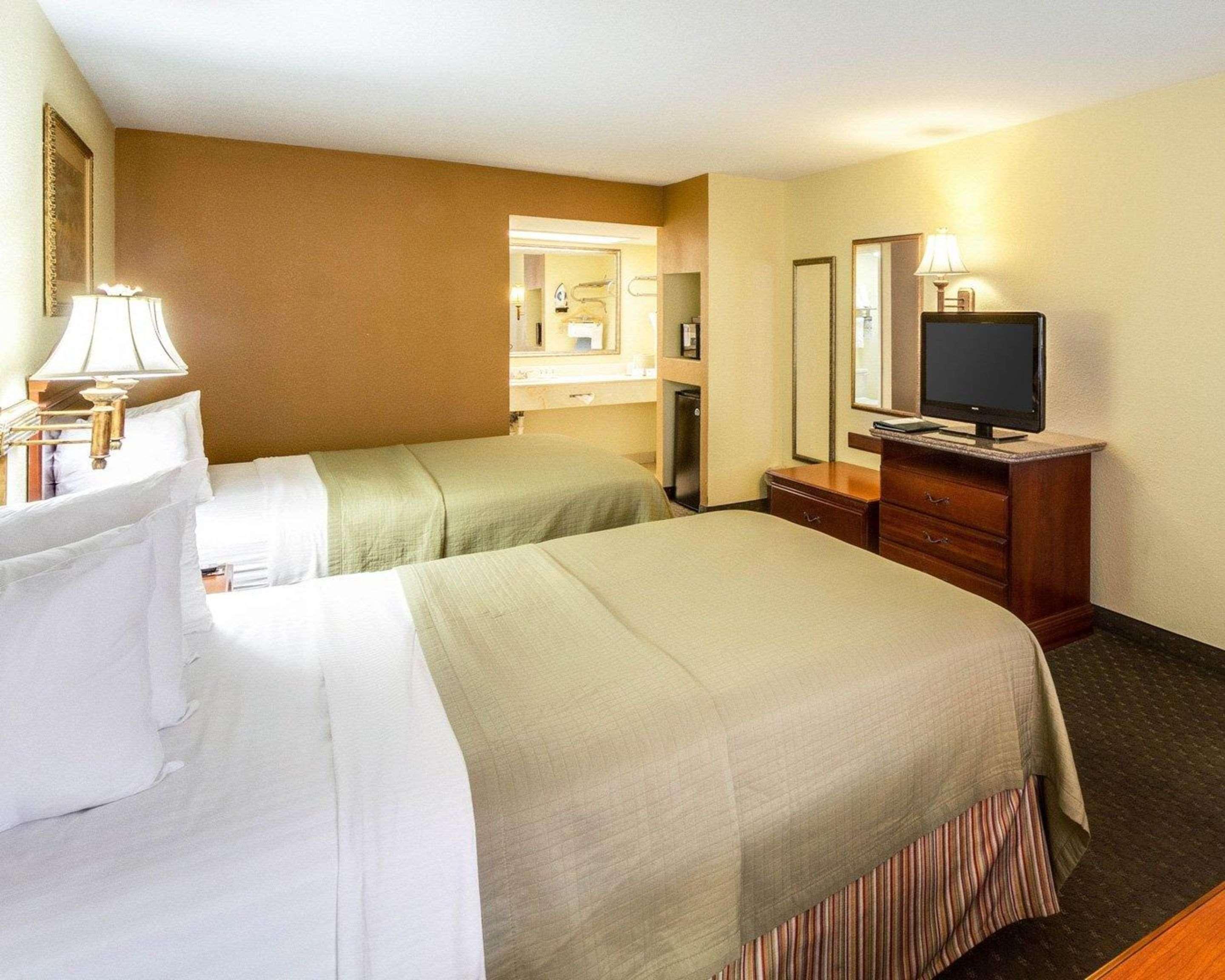 Econo Lodge Inn & Suites Eagle Pass Bagian luar foto