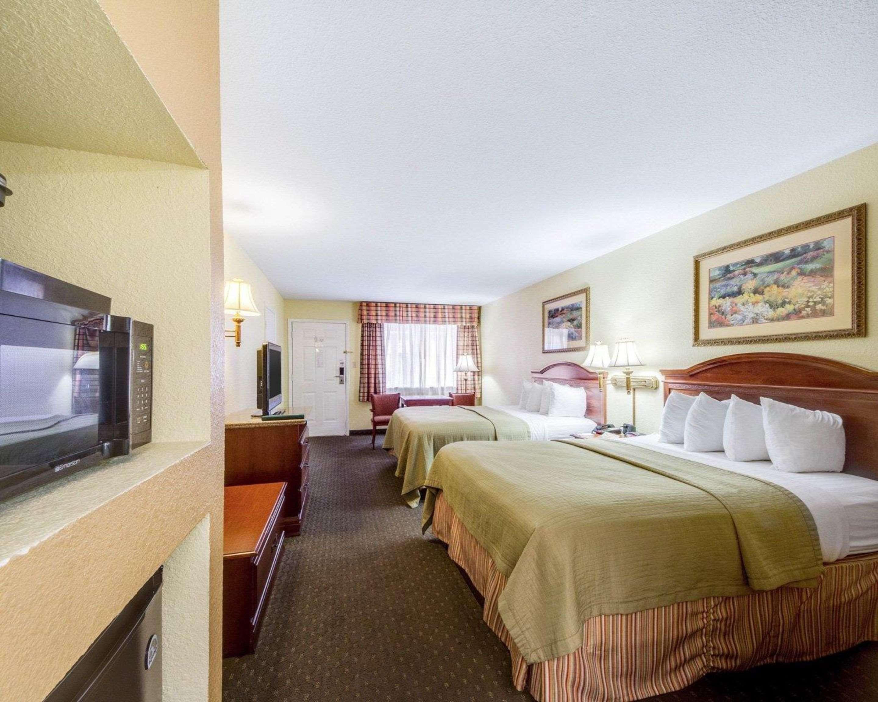 Econo Lodge Inn & Suites Eagle Pass Bagian luar foto