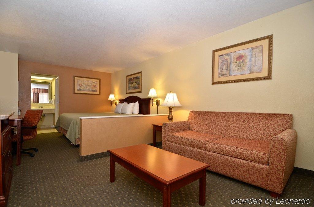 Econo Lodge Inn & Suites Eagle Pass Bagian luar foto