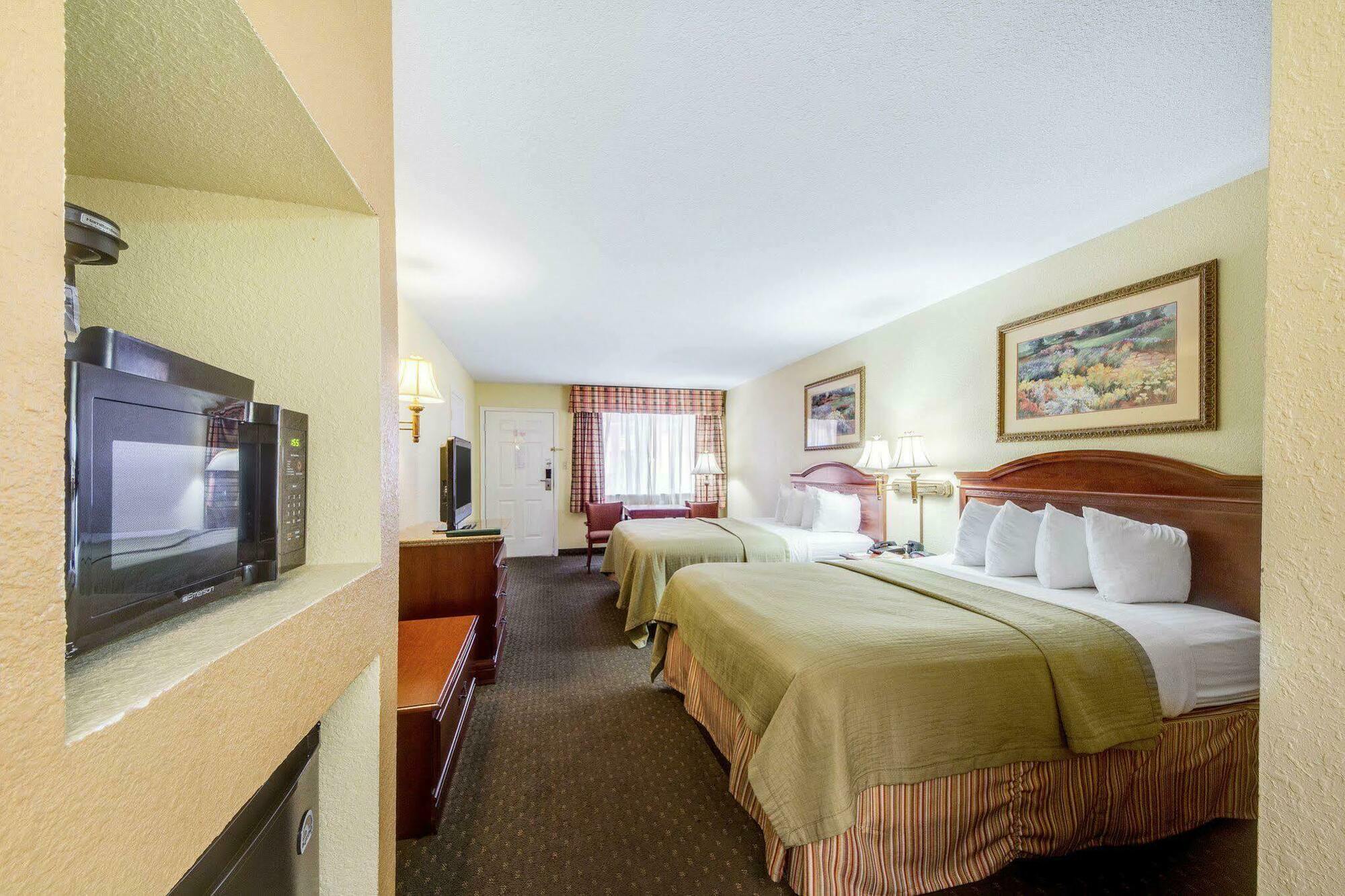 Econo Lodge Inn & Suites Eagle Pass Bagian luar foto